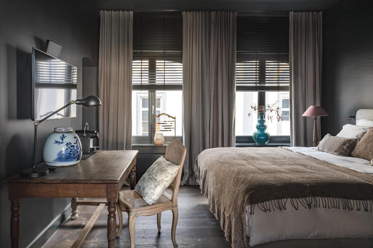 The Bank 1869 - Unique Guestrooms In The Historic Center Of Μπριζ Εξωτερικό φωτογραφία
