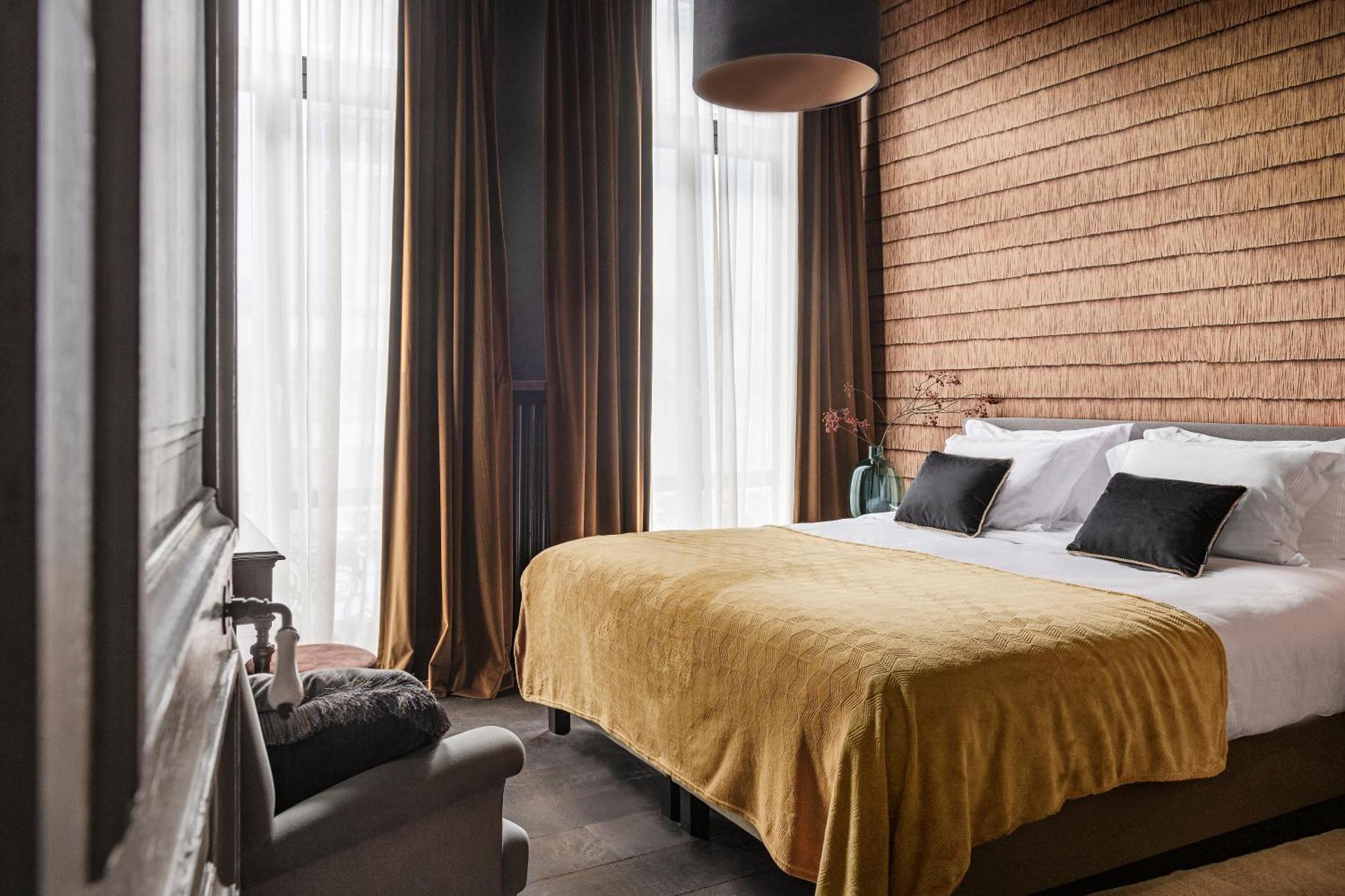 The Bank 1869 - Unique Guestrooms In The Historic Center Of Μπριζ Εξωτερικό φωτογραφία
