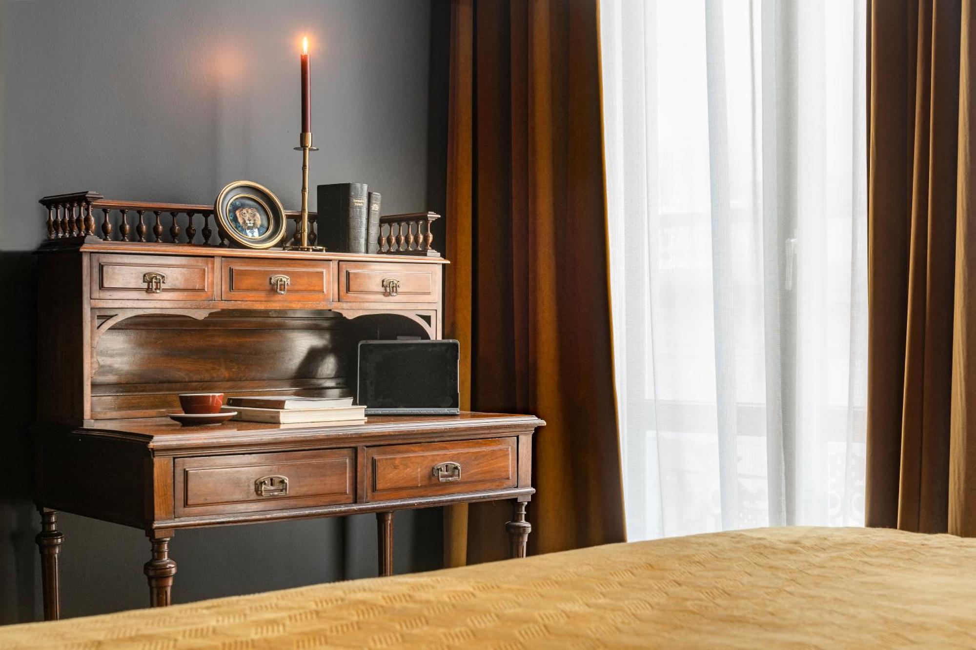 The Bank 1869 - Unique Guestrooms In The Historic Center Of Μπριζ Εξωτερικό φωτογραφία