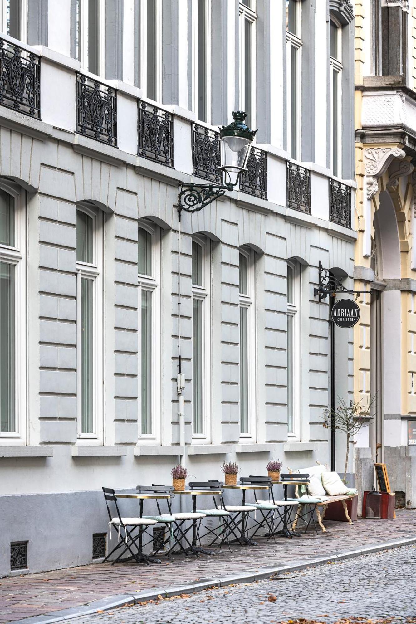 The Bank 1869 - Unique Guestrooms In The Historic Center Of Μπριζ Εξωτερικό φωτογραφία